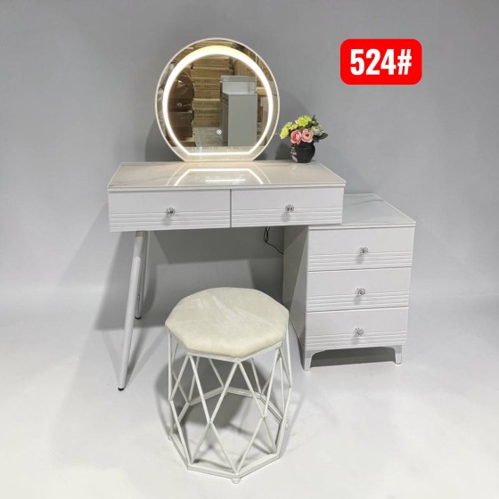 Makeup table #524